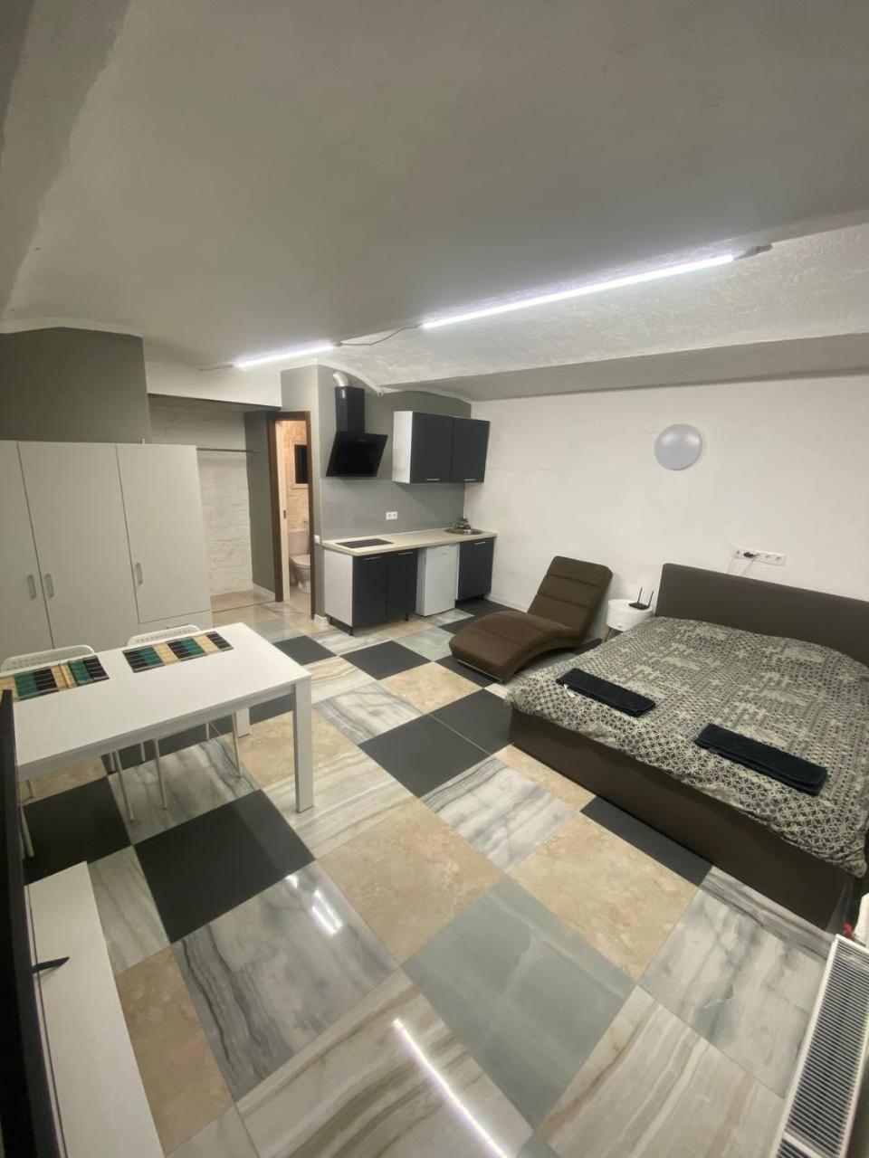Eksporta3-2 Appartement *